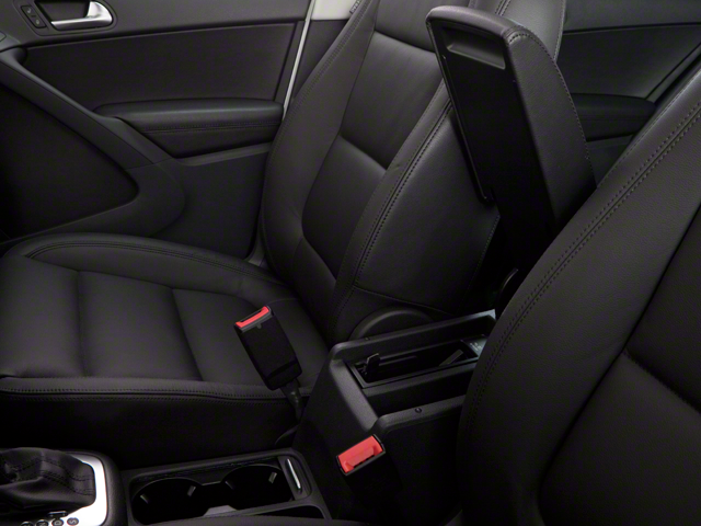 2011 Volkswagen Tiguan 4WD 4dr S 4Motion