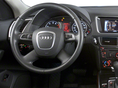 2012 Audi Q5 quattro 4dr 3.2L Prestige