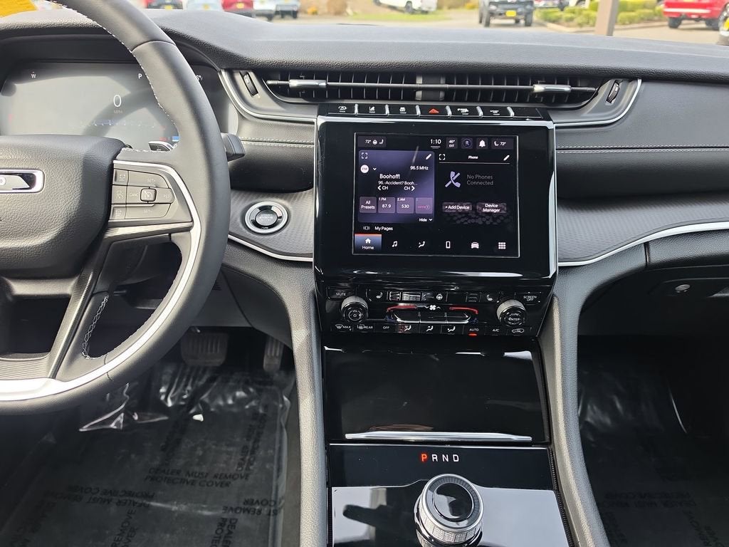 2025 Jeep Grand Cherokee Laredo 4x4