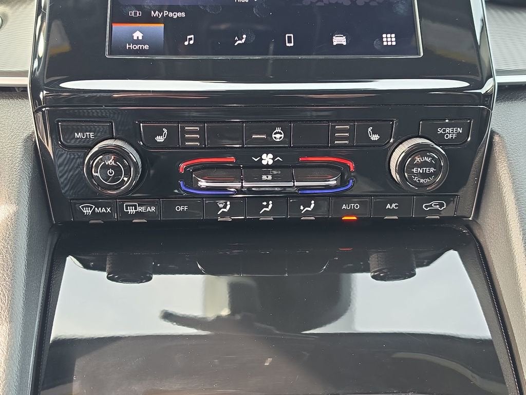 2025 Jeep Grand Cherokee Laredo 4x4