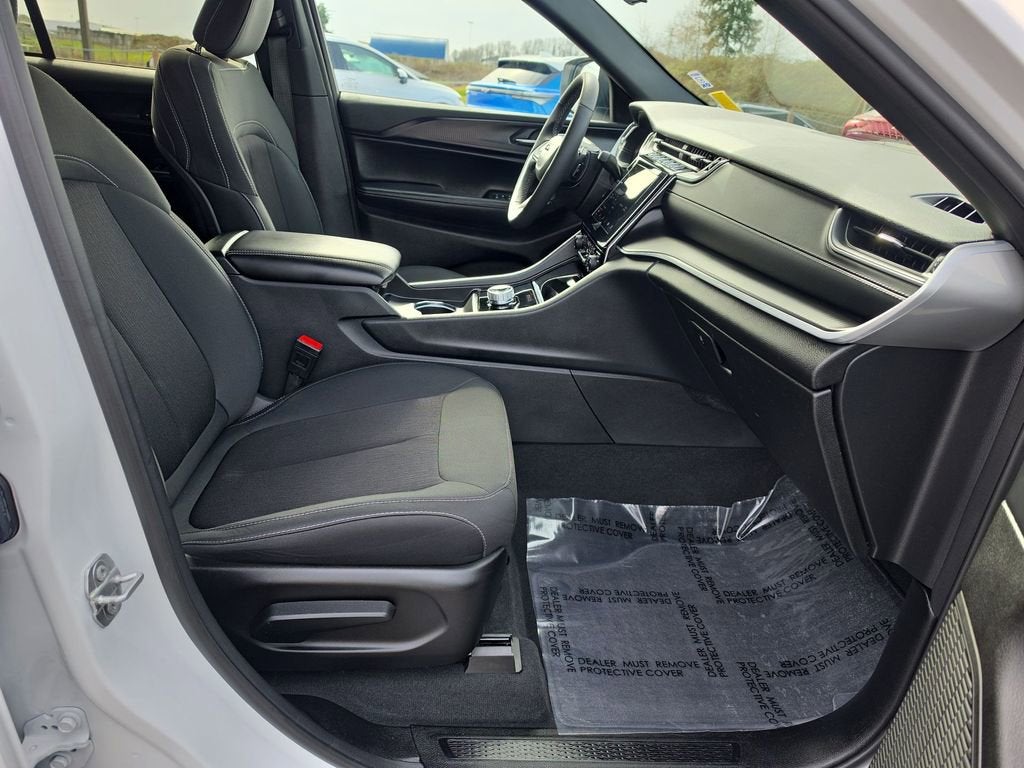 2025 Jeep Grand Cherokee Laredo 4x4