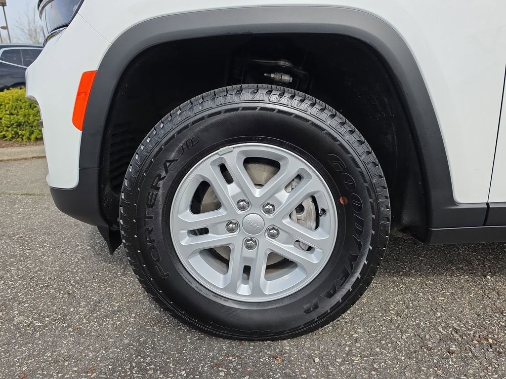 2025 Jeep Grand Cherokee Laredo 4x4