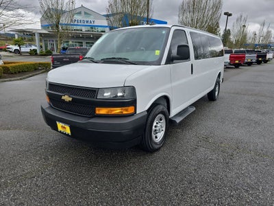 2023 Chevrolet Express Passenger 3500 1LS