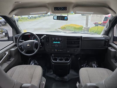2023 Chevrolet Express Passenger 3500 1LS