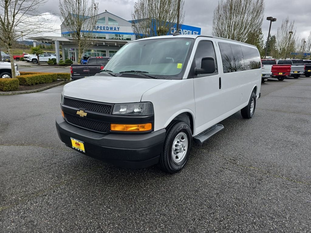 2023 Chevrolet Express Passenger 3500 1LS