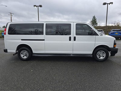 2023 Chevrolet Express Passenger 3500 1LS