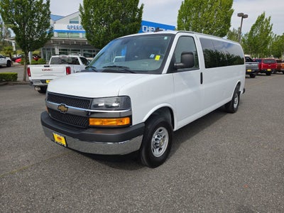 2025 Chevrolet Express Passenger 1LT