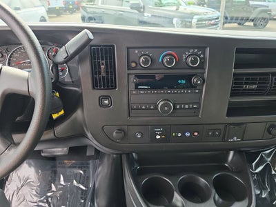 2025 Chevrolet Express Passenger 1LT