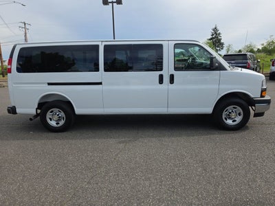 2025 Chevrolet Express Passenger 1LT