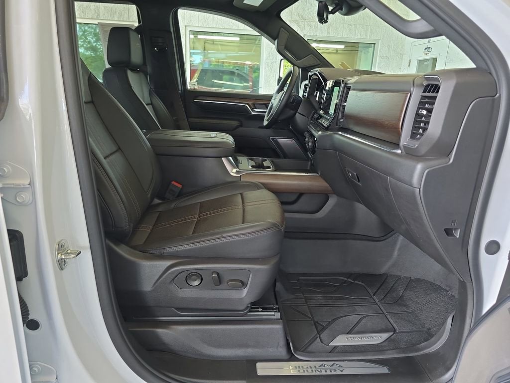 2025 Chevrolet Silverado 3500 HD High Country