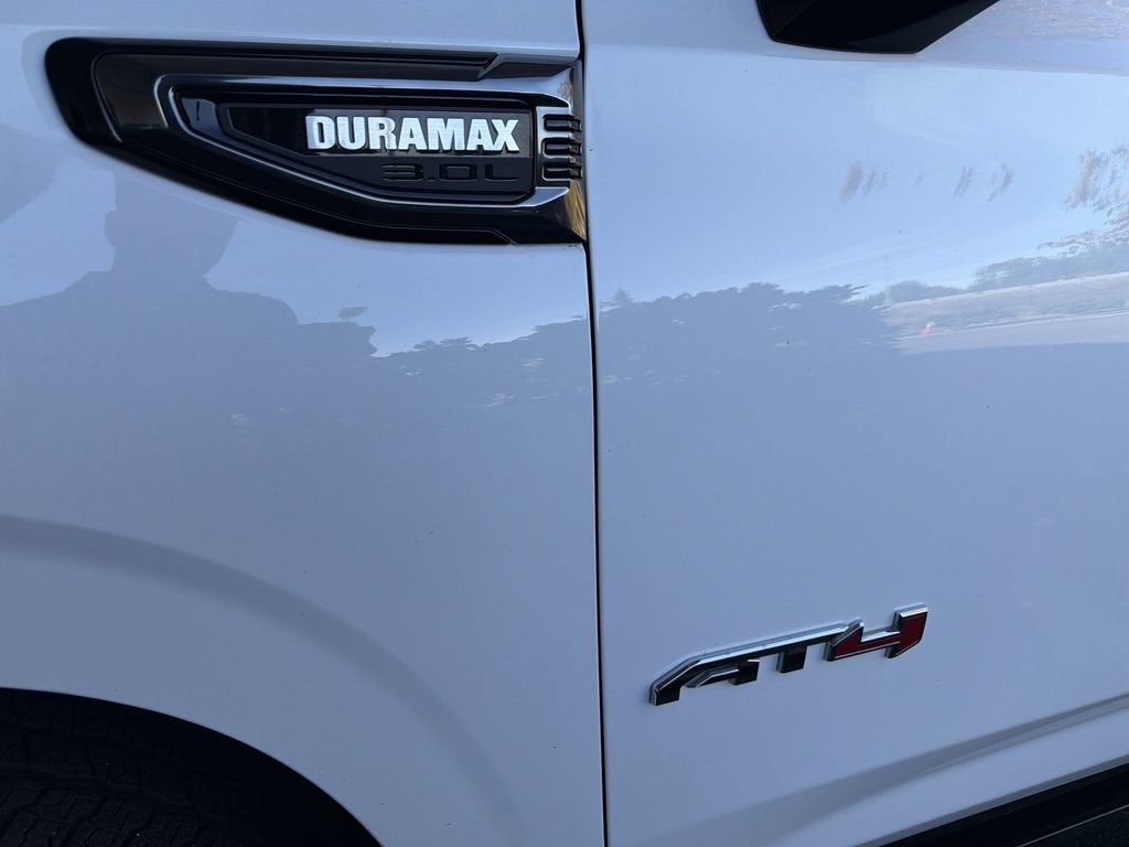 2025 GMC Yukon AT4