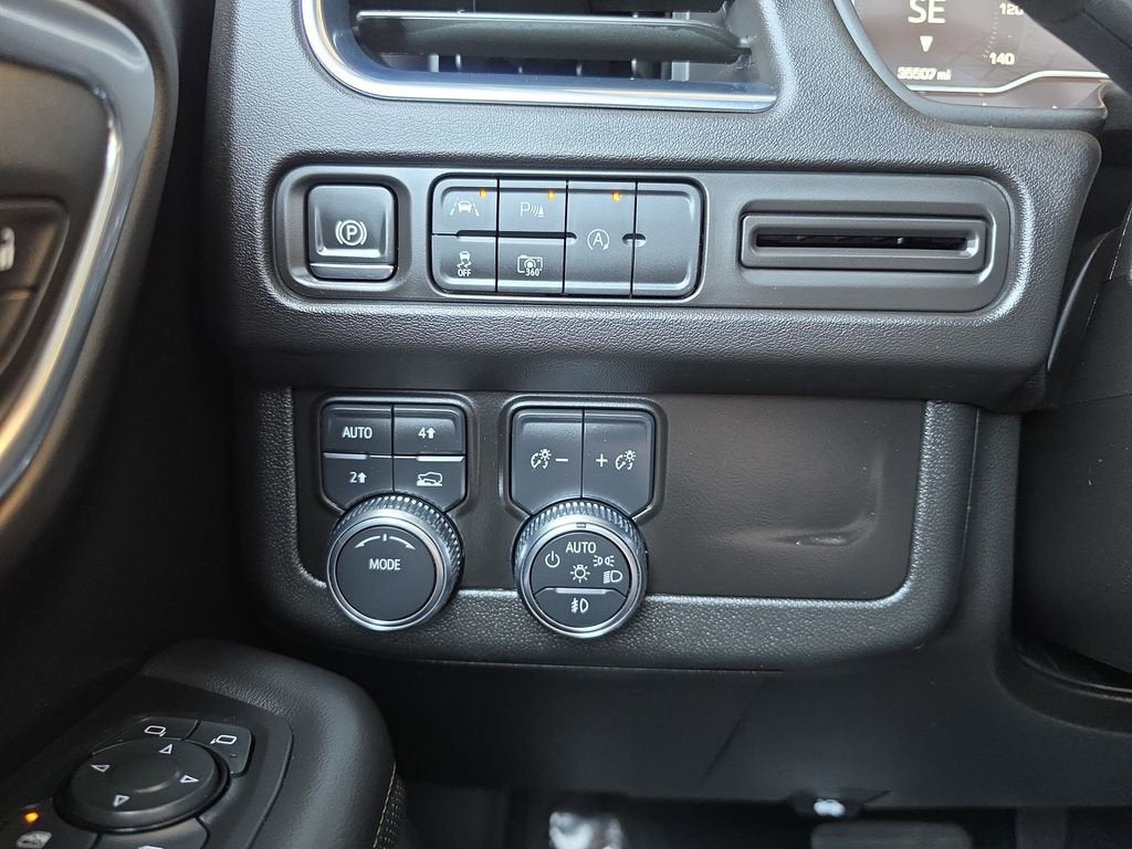 2024 GMC Yukon XL SLT
