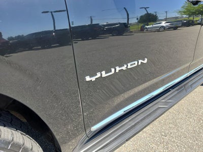 2024 GMC Yukon XL SLT