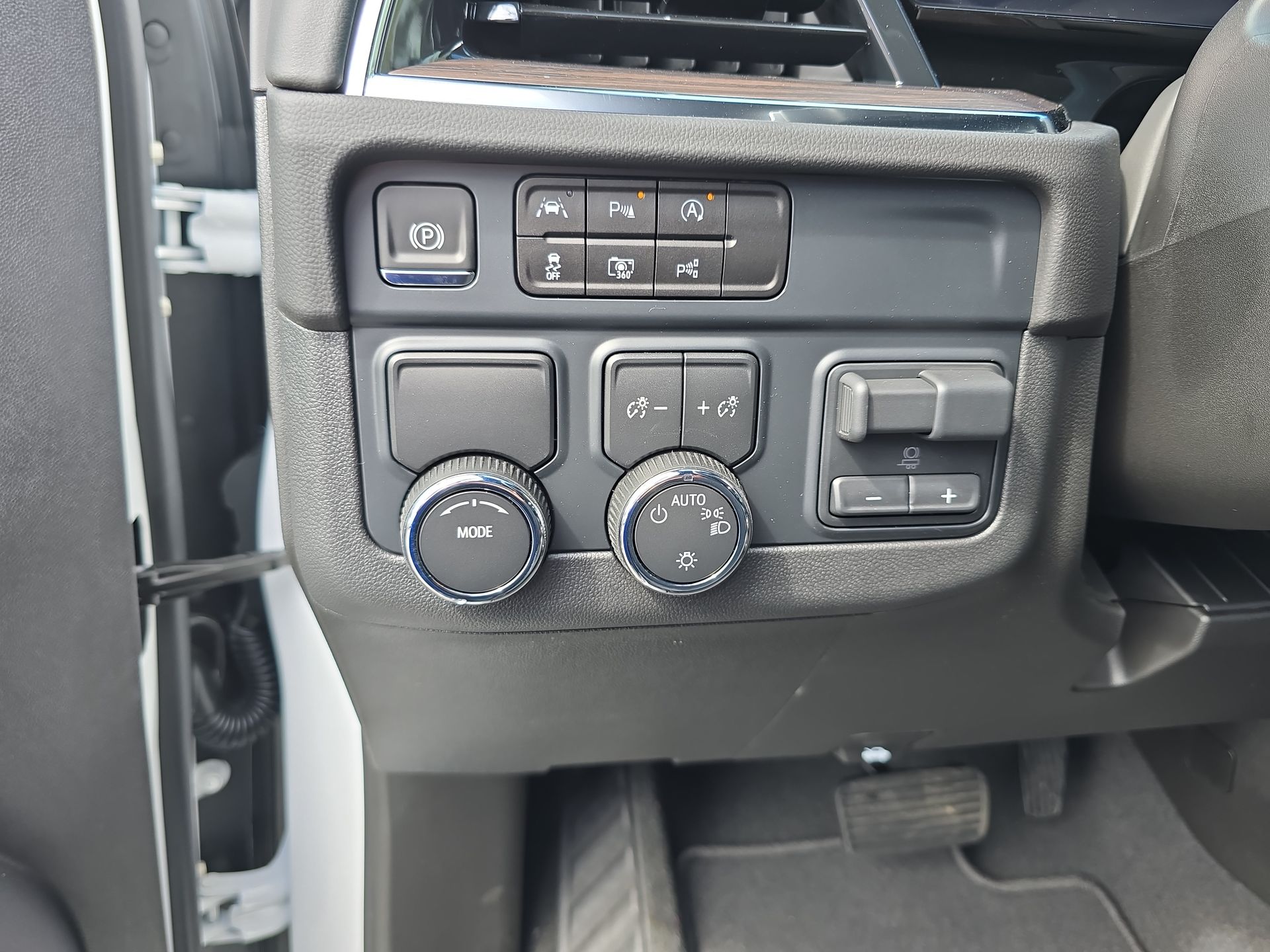 2025 Chevrolet Tahoe LS