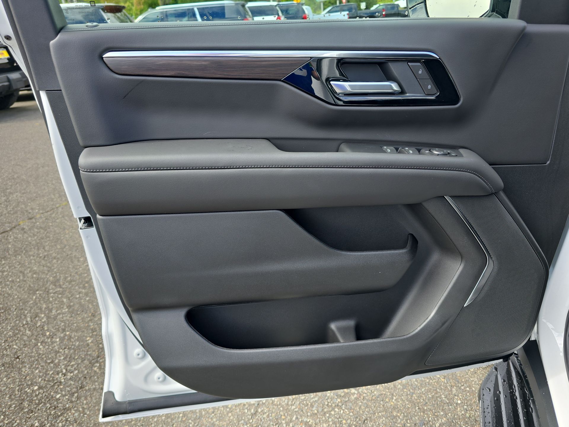 2025 Chevrolet Tahoe LS