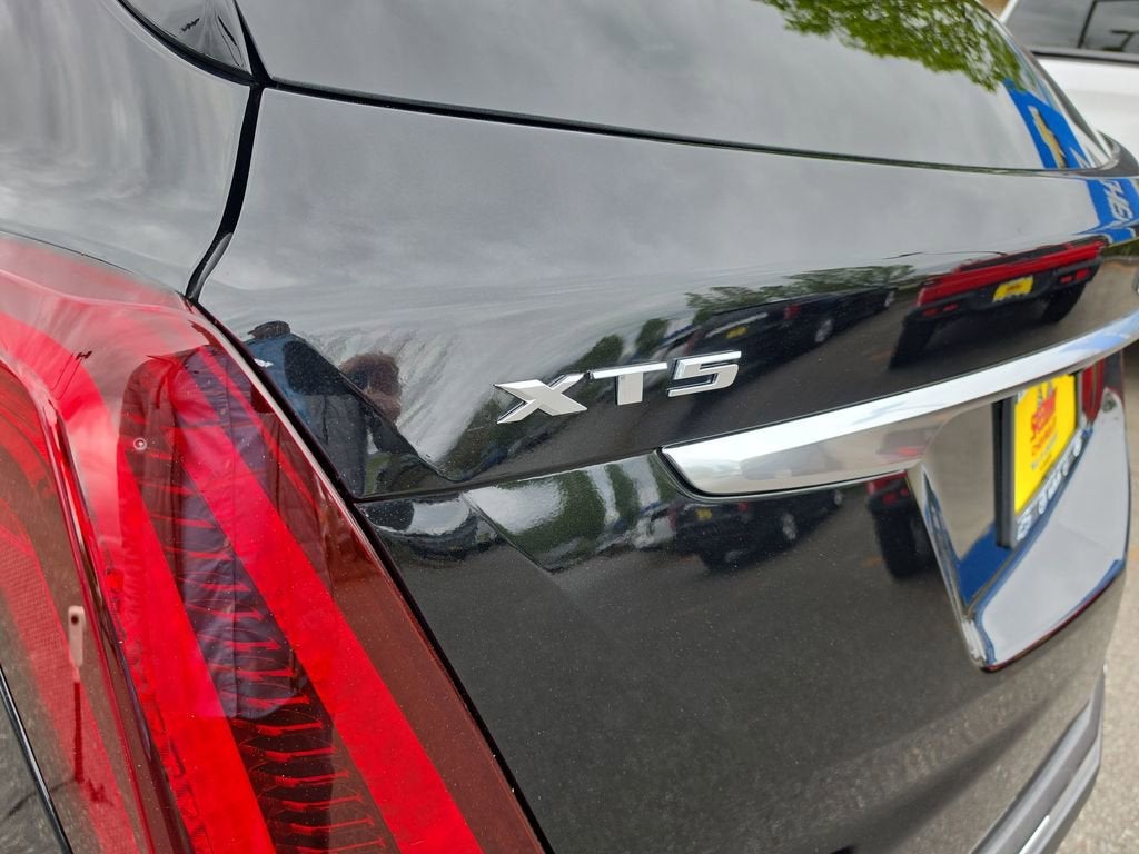 2022 Cadillac XT5 Premium Luxury