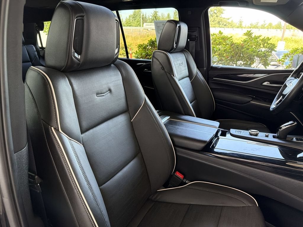 2023 Cadillac Escalade Sport