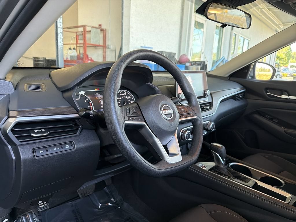 2023 Nissan Altima SV FWD