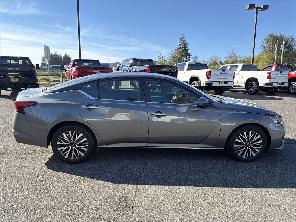 2023 Nissan Altima SV FWD