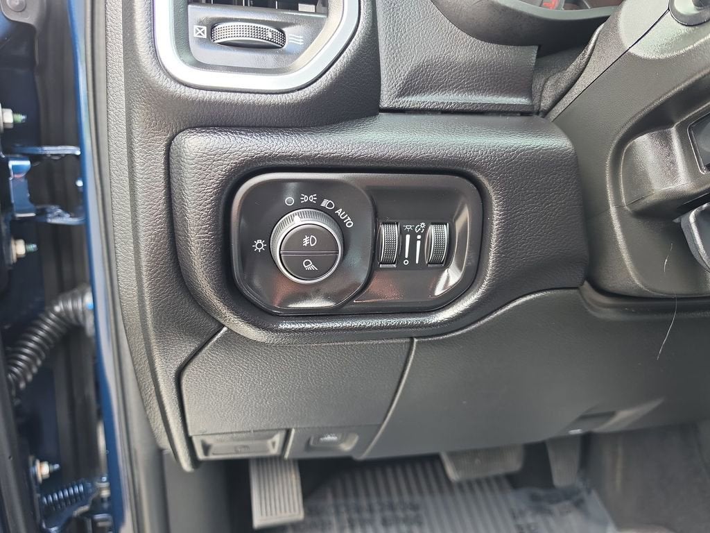 2020 RAM 2500 Laramie Crew Cab 4x4 6'4" Box