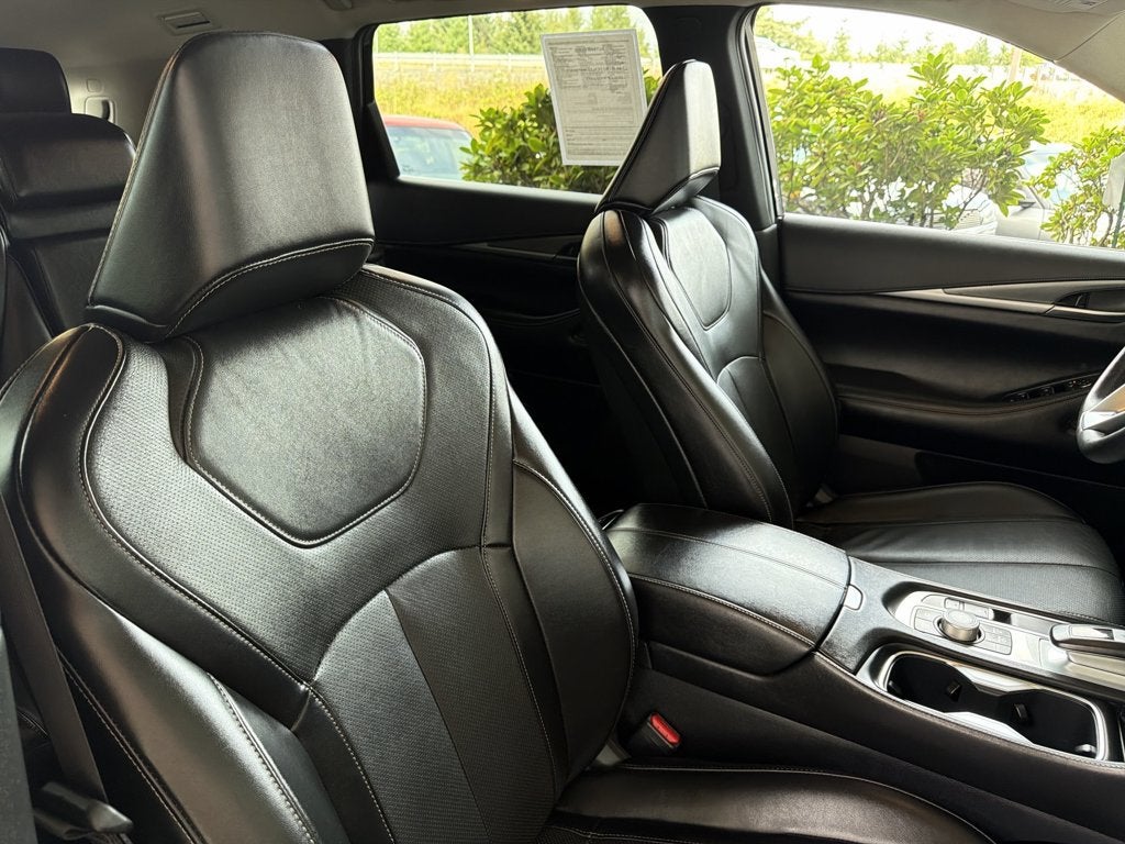 2025 INFINITI QX60 LUXE