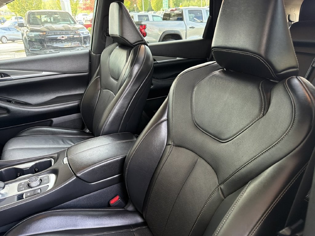 2025 INFINITI QX60 LUXE