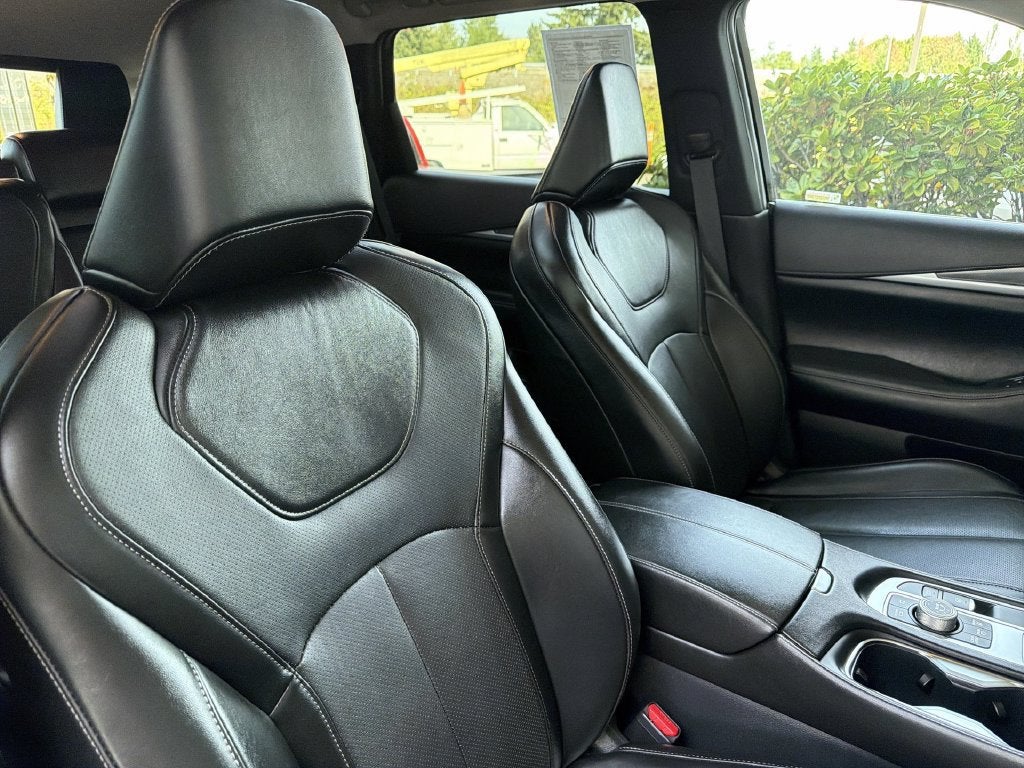 2025 INFINITI QX60 LUXE