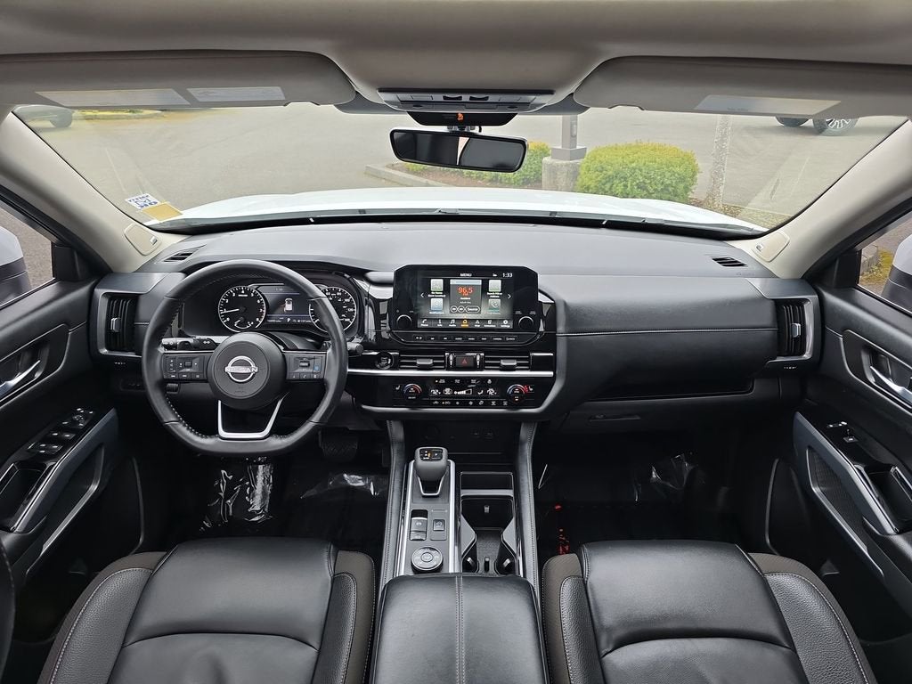 2025 Nissan Pathfinder SL 4WD