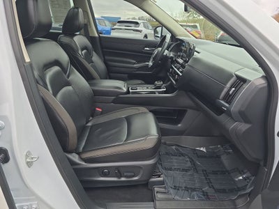 2025 Nissan Pathfinder SL 4WD