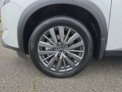 2025 Nissan Pathfinder SL 4WD