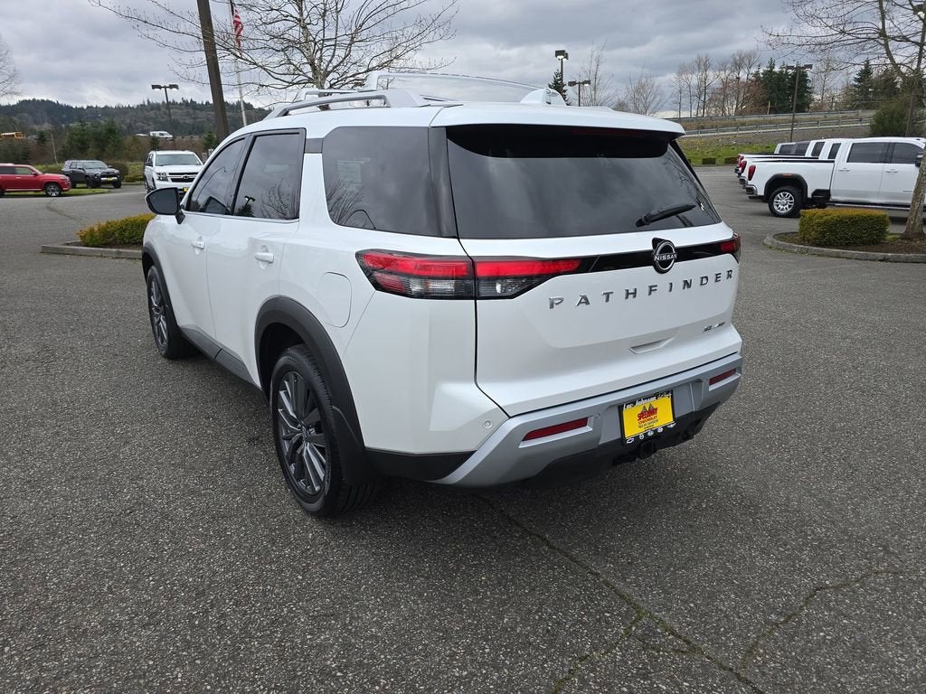 2025 Nissan Pathfinder SL 4WD