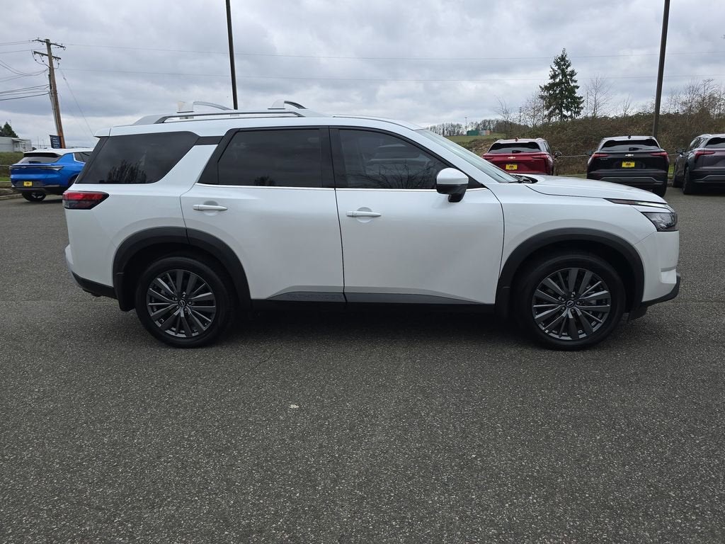 2025 Nissan Pathfinder SL 4WD
