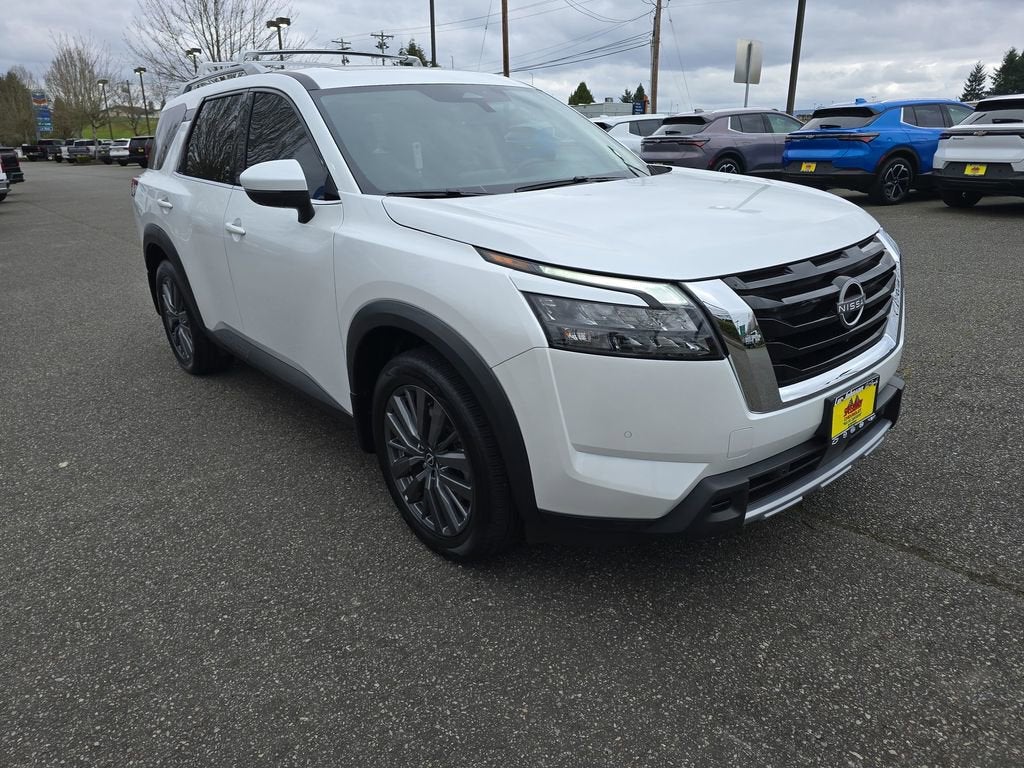 2025 Nissan Pathfinder SL 4WD