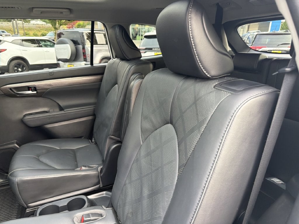 2021 Toyota Highlander Platinum