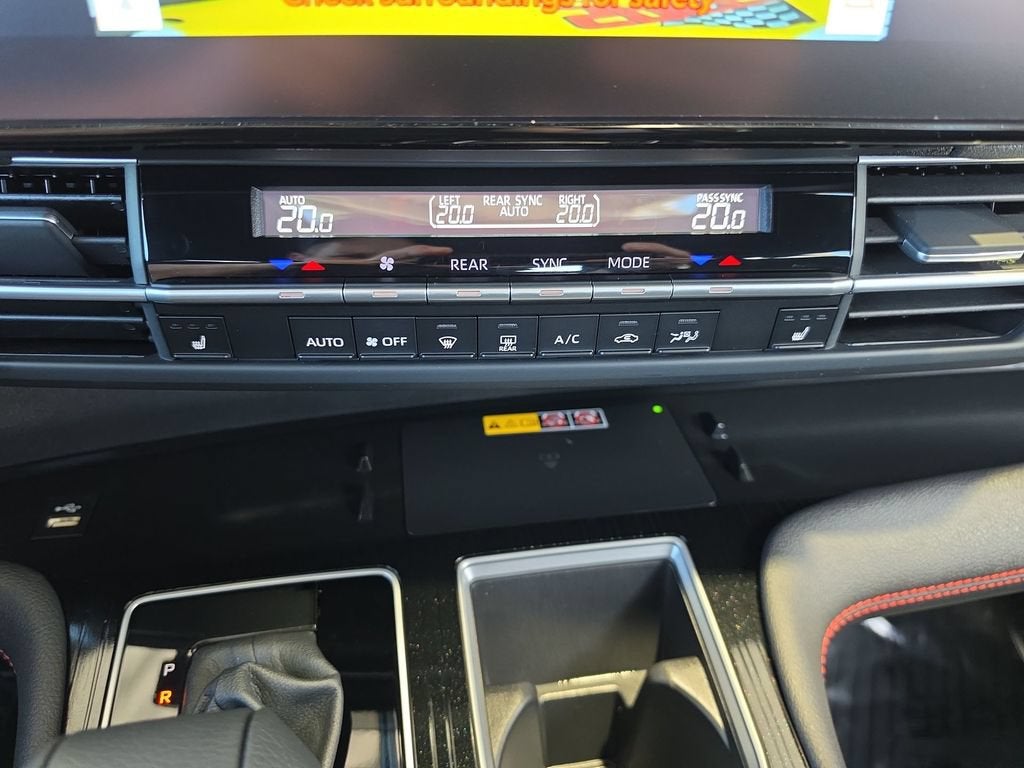 2025 Toyota Sienna LE