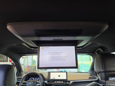 2025 Toyota Sienna LE