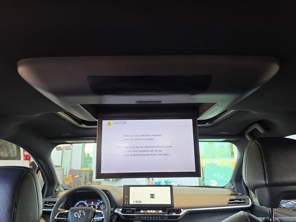 2025 Toyota Sienna LE