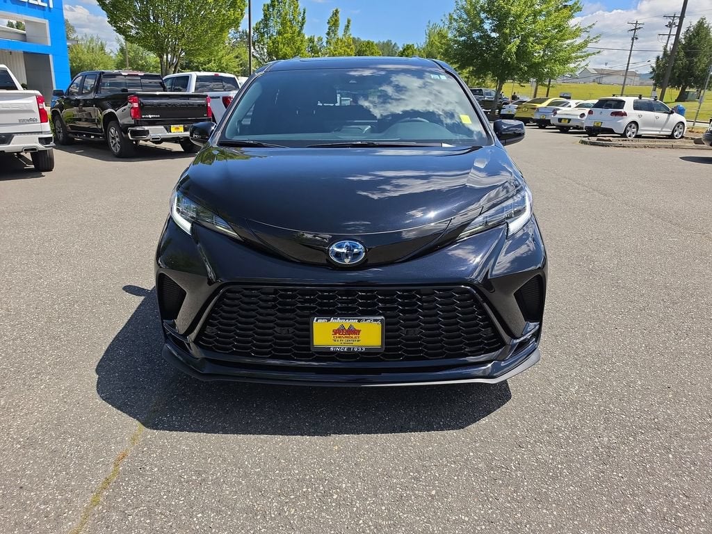 2025 Toyota Sienna LE