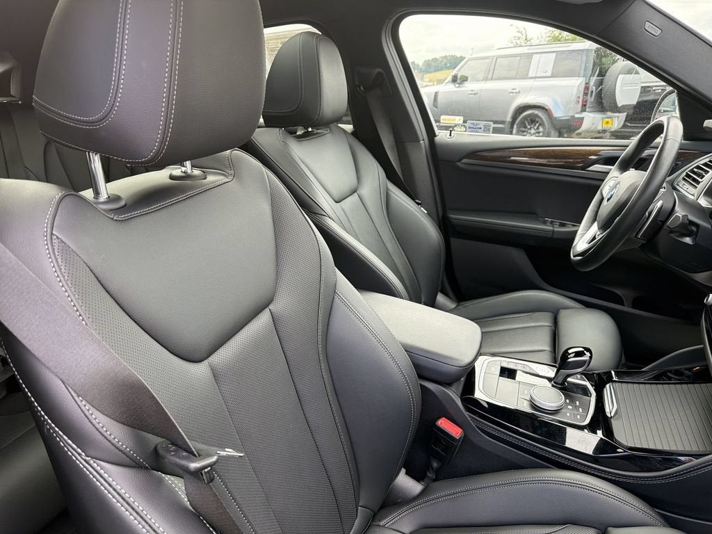 2023 BMW X4 xDrive30i