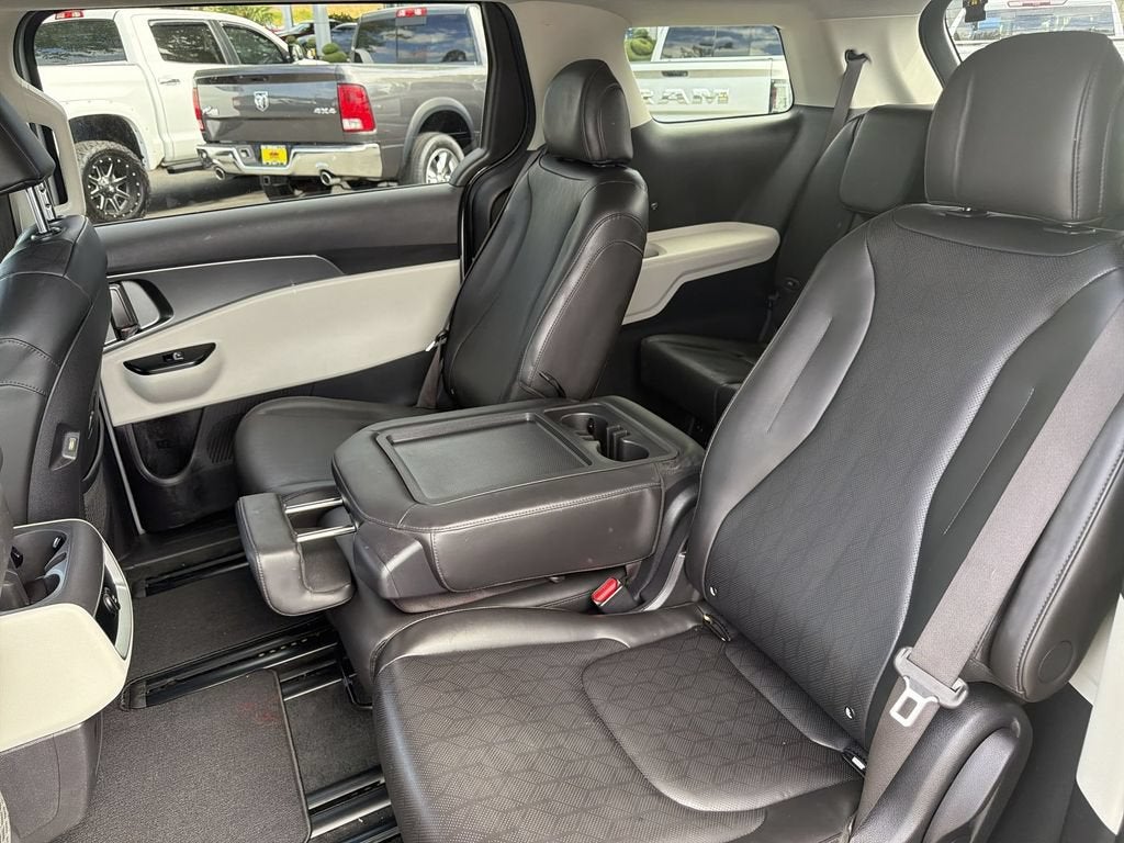 2022 Kia Carnival MPV LX Seat Package