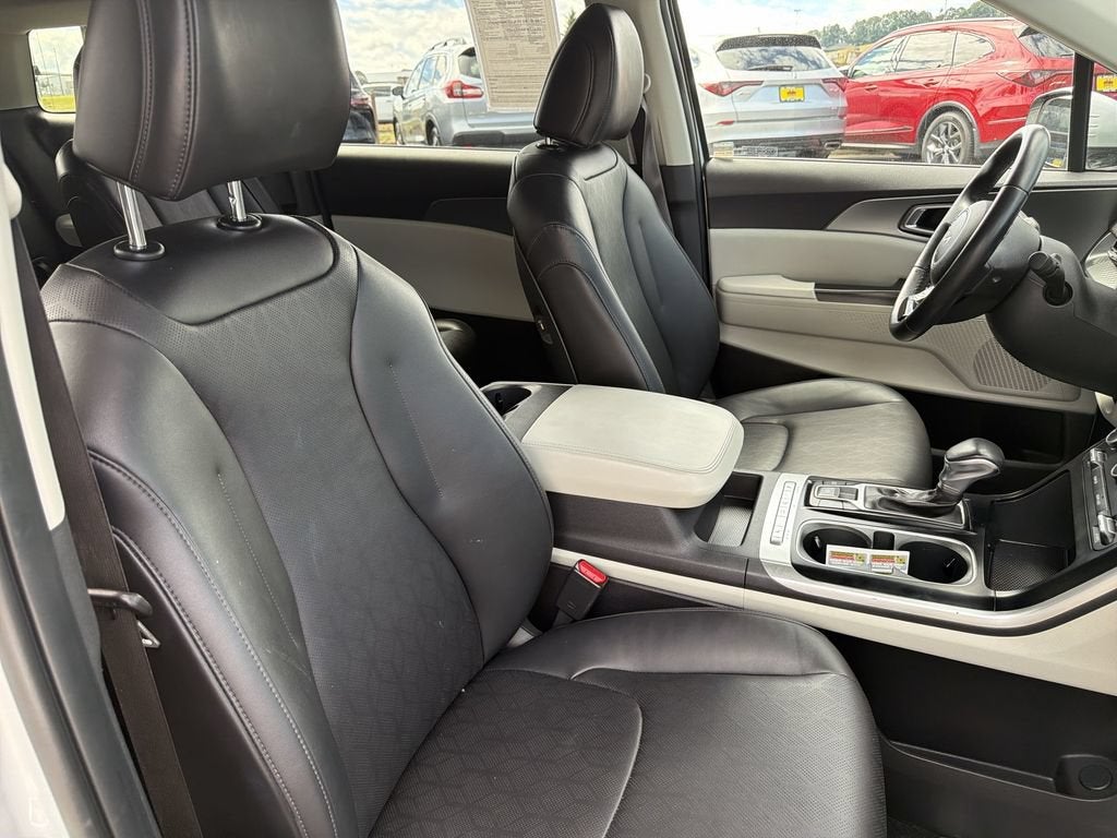 2022 Kia Carnival MPV LX Seat Package