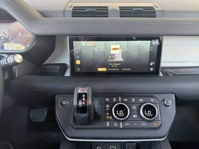 2024 Land Rover Defender 110 P300
