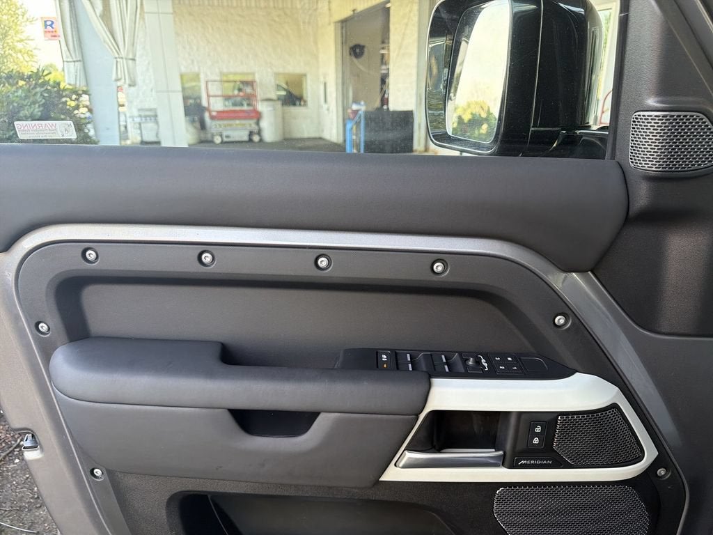 2024 Land Rover Defender 110 P300