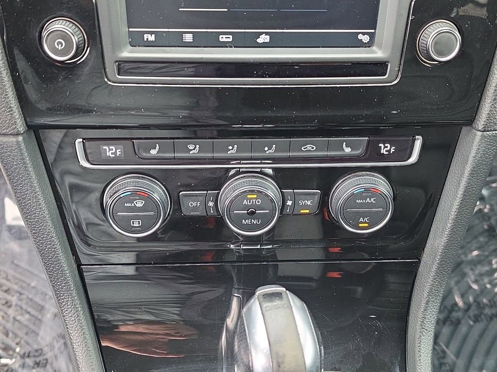 2016 Volkswagen Golf R 4-Door