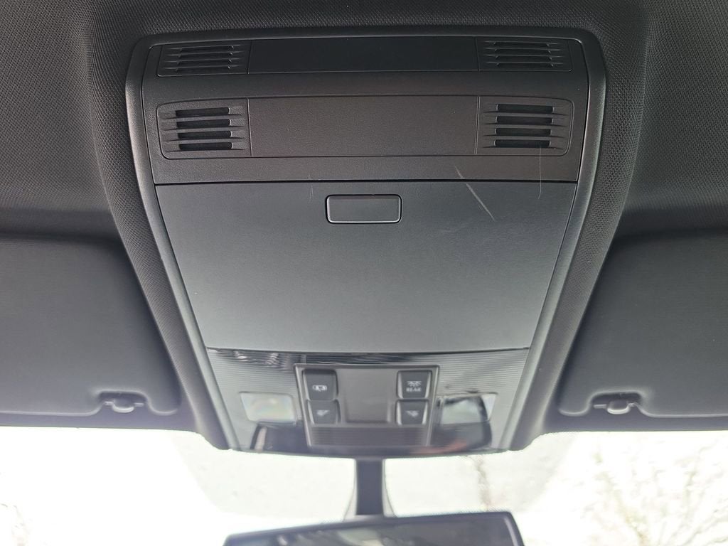 2016 Volkswagen Golf R 4-Door