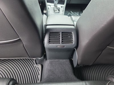 2016 Volkswagen Golf R 4-Door