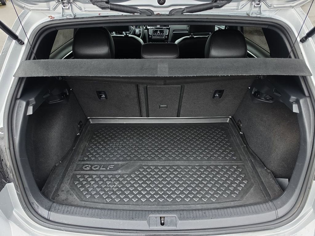 2016 Volkswagen Golf R 4-Door