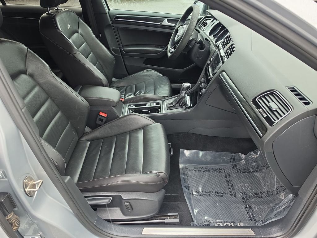 2016 Volkswagen Golf R 4-Door