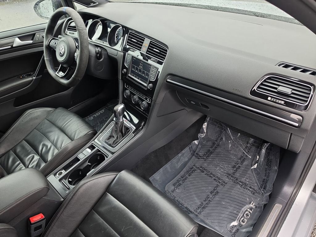 2016 Volkswagen Golf R 4-Door