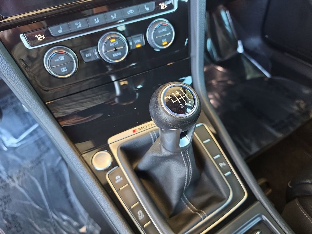 2019 Volkswagen Golf R 2.0T w/DCC & Navigation